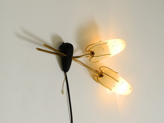 Image 1 of Wunderschöne, extrem seltene Messingwandlampe aus der Mitte des 20. Jahrhunderts mit bemalten Glasschirmen