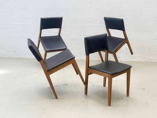Houten stoelen uit het midden van de 20e eeuw met zwarte bekleding, jaren 60. – eetkamerstoelen, Wood, Leather