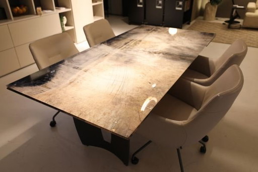 WK Wohnen WK 895 Extendable table