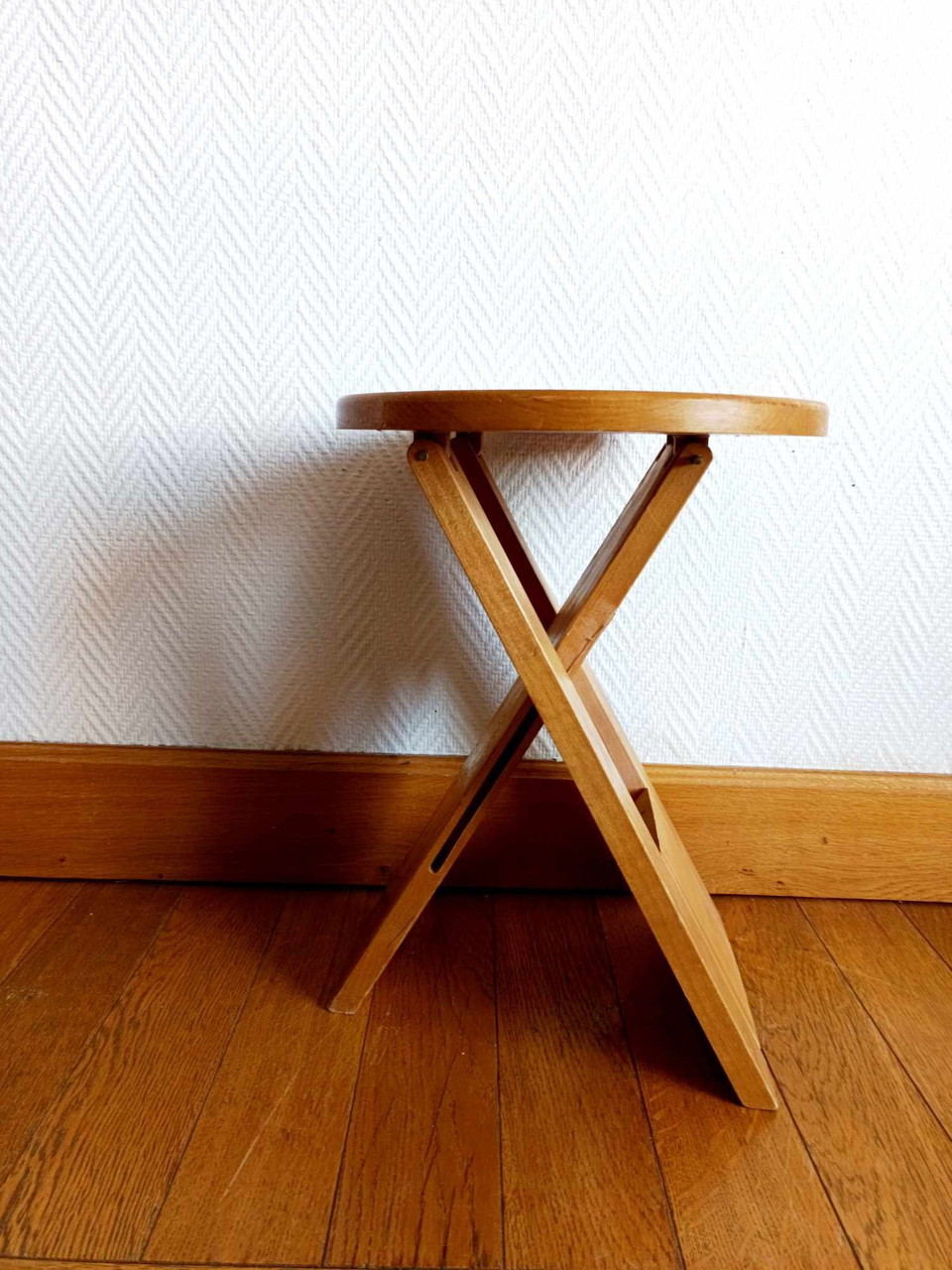 Suzy Beech Stool By Adrian Reed 1984 | €85 | Whoppah