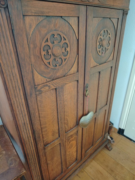 Vaisselier ancien / meuble de salle à manger