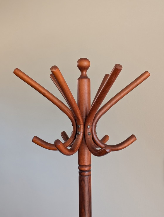 Image 1 of Gran perchero de madera al estilo de Thonet.