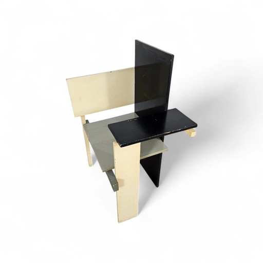 Sedia Berlin antica / Berlin Chair / Gerrit Rietveld / Segni di riparazione