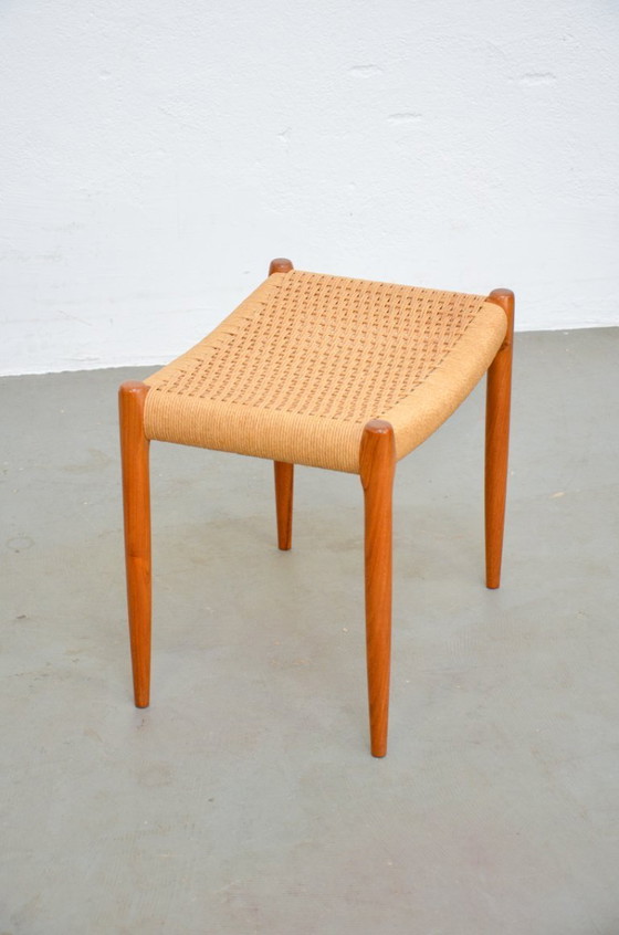 Image 1 of Niels Møller kruk mod. 80A Möller vintage papierkoord teak