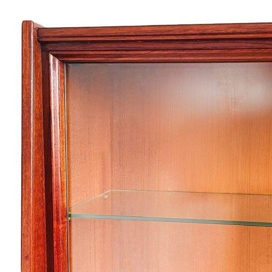 Image 1 of Elegante vetrina danese di design vintage di metà secolo, in teak, anni '60.