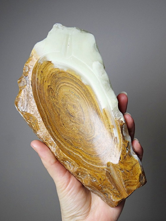 Image 1 of Vintage brutalist carved green onyx ashtray from the 1950s-1970s, Italy