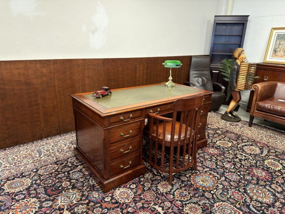 Klassischer englischer Globe Wernicke Schreibtisch – Leather, Wood (photo 2 of 19)