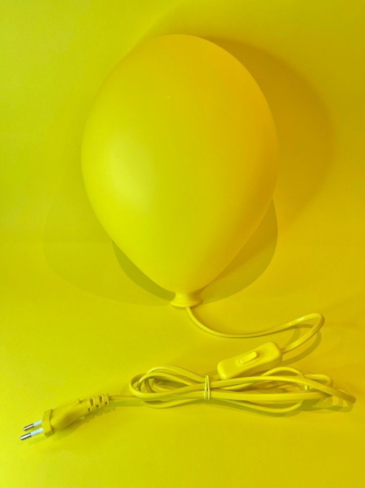 Lampe murale vintage IKEA Drömminge en forme de ballon jaune pour la décoration intérieure