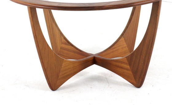 Image 1 of Tavolino rotondo Viktor Wilkens G Plan Astro con piano in vetro vintage 'Ludlow'