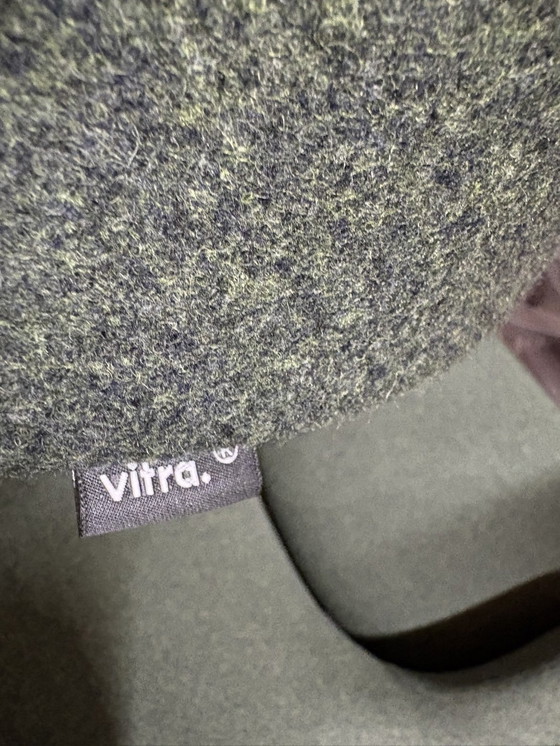 Image 1 of Poltrona Vitra Grand Repos