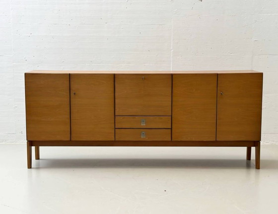 Image 1 of Dressoir uit het midden van de 20e eeuw met veel opbergruimte, gemaakt van beukenhout, jaren 60.