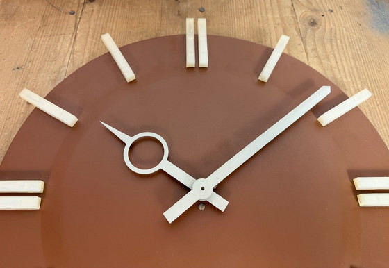 Image 1 of Reloj de pared industrial marrón de oficina de Pragotron, década de 1970