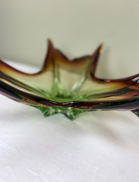 Große skulpturale Schale aus mundgeblasenem Glas – Dekorative Objekte (photo 5 of 10)