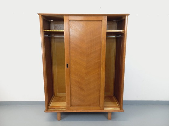 Image 1 of Vintage eikenhouten kledingkast uit de jaren 60