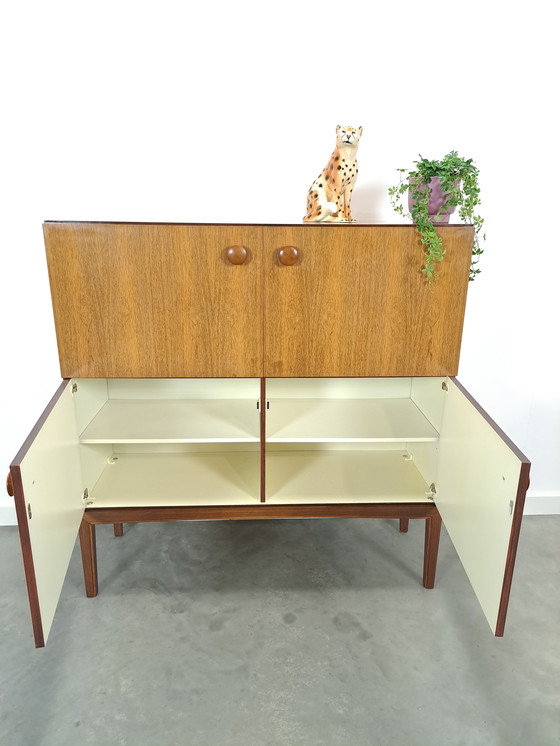 Image 1 of Meuble Palette Möbel en placage de bois de rose avec 4 compartiments et poignées rondes vintage