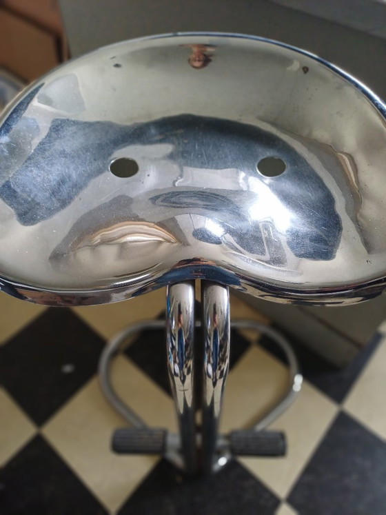 Image 1 of Sgabello vintage cromato a forma di trattore di Rodney Kinsman
