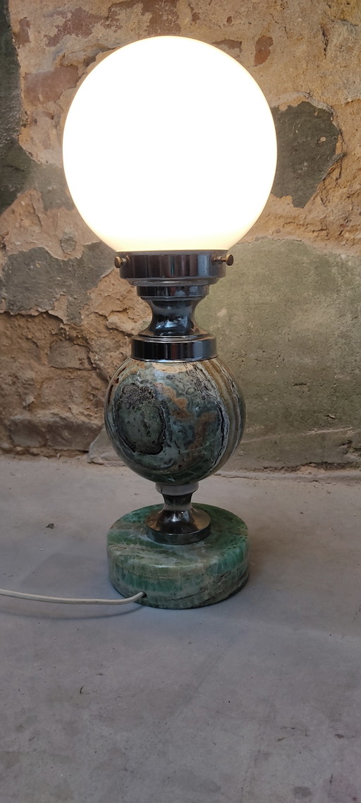 Table lamp