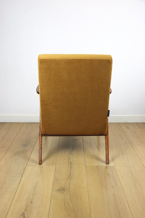 Classic Vintage Golden Velvet Armchair Jade - Like Chierowski Model - 2 Pieces Available – Axel Concept, Wood (photo 5 of 11)