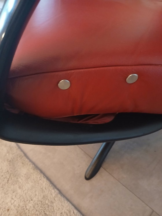 2 poltrone in pelle rossa – Leather, Metal (photo 6 of 6)