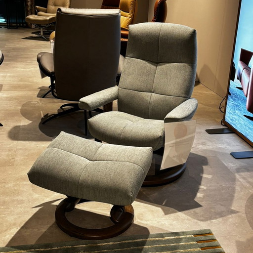 Poltrona reclinabile Stressless David con pouf