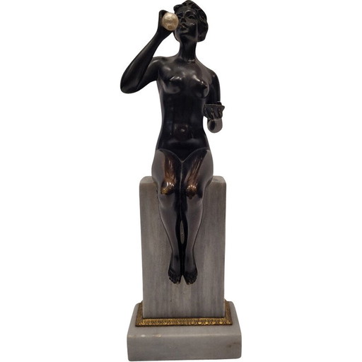 Scultura Art Nouveau d'epoca "Donna che soffia bolle" in bronzo e marmo, 1920