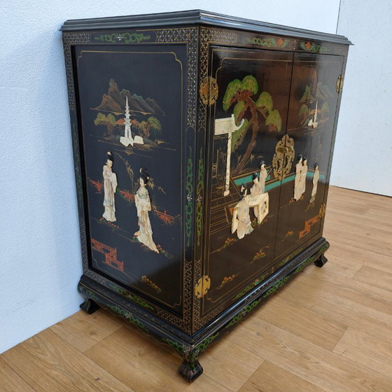 Image 1 of Vintage Antique Chinese bridal cabinet sideboard Chinoiserie cabinet