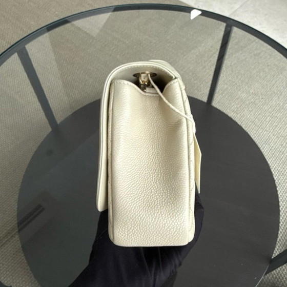Image 1 of Borsa Chanel Filigree CC Media - 25 cm Caviar trapuntata avorio beige chiaro con finiture dorate Serie 22