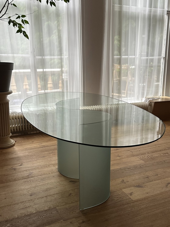 Tavolo da pranzo ovale in vetro, design italiano, metà secolo '80 – Tavoli da pranzo, Glass (photo 5 of 9)