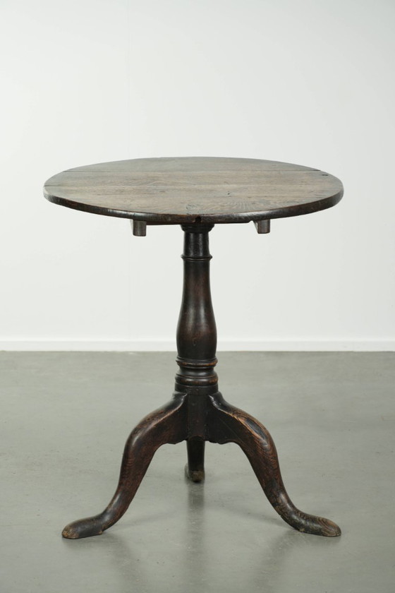 Characterful 18th-century English oak side table with a beautiful appearance and good colors – Wood, Klassiek (photo 3 of 8)