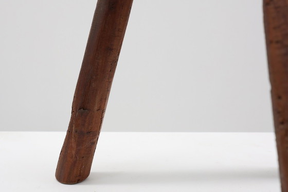 Image 1 of Sgabello francese brutalista a treppiede in rovere massiccio con bordo in metallo, 1850