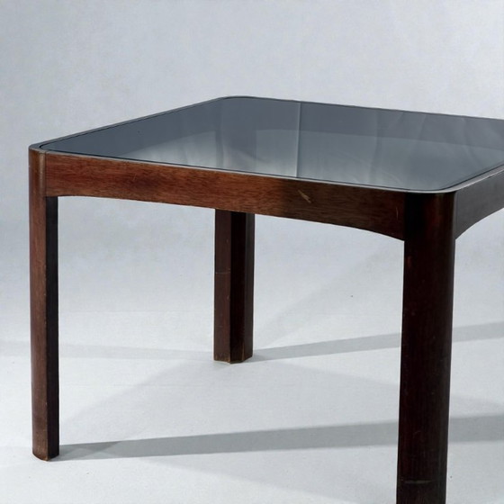 Image 1 of Tavolino da caffè italiano in legno e vetro fumé di metà secolo di Poltronova