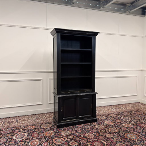Klassiek Engelse Zwarte Boekenkast