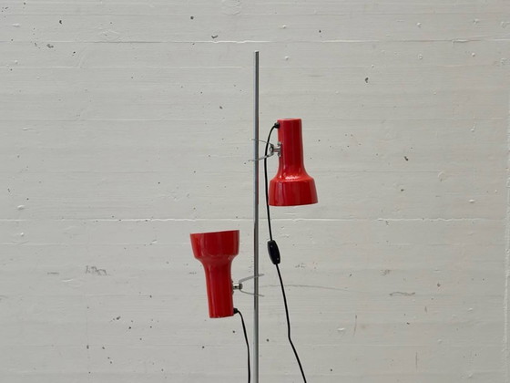 Image 1 of Minimalistische, futuristische vloerlamp van metaal uit de jaren 70.