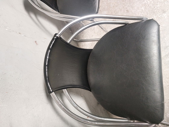 Image 1 of 4 x Chromrohr-Esszimmerstühle aus schwarzem Leder, Italien 1980