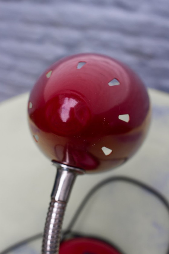 Image 1 of Retro-Schreibtischlampe in Dunkelrot, inspiriert vom Weltraumzeitalter / Massive