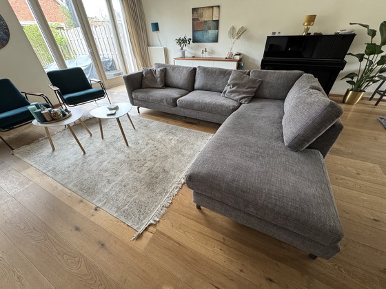 Image 1 of Spacious corner sofa with chaise longue by Movani