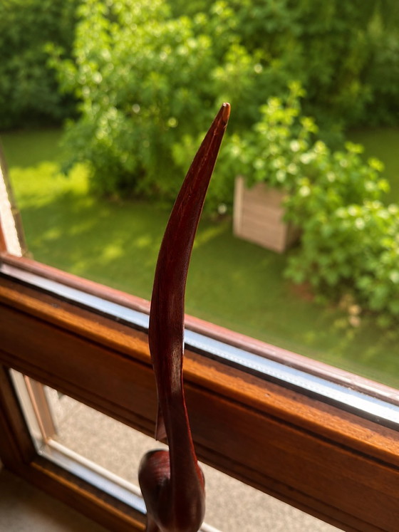 Image 1 of Deens design uit het midden van de 20e eeuw – Teakhouten kraanvogels, sculpturen van 72 en 46 cm