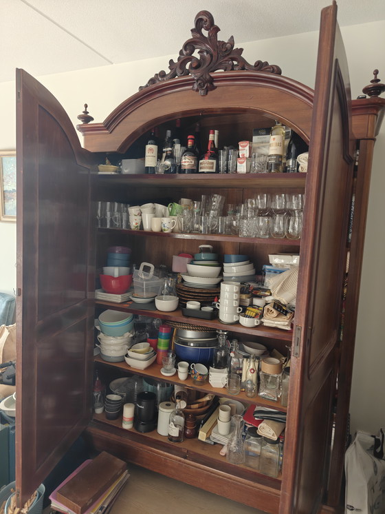 Image 1 of Mobile antico con ornamento