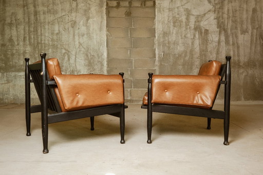 c. 1970 - Paar gelakte lounge stoelen van beukenhout en cognac leer - Frankrijk/Italië