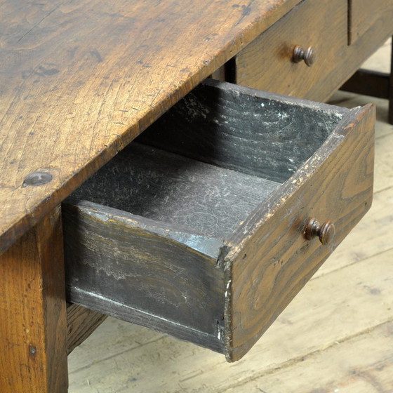 Image 1 of Oak coffee table, circa 1820