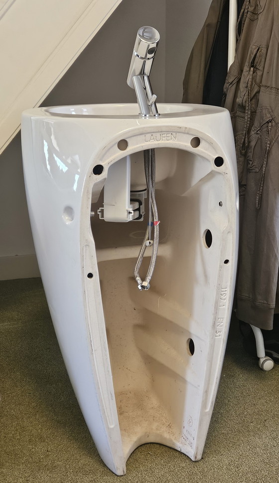 Image 1 of Bellissimo lavabo di design Alessi con rubinetto originale Alessi.