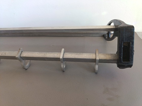 Appendiabiti e porta cappelli da parete in stile Bauhaus di metà secolo – Art Deco, Aluminium (photo 19 of 24)