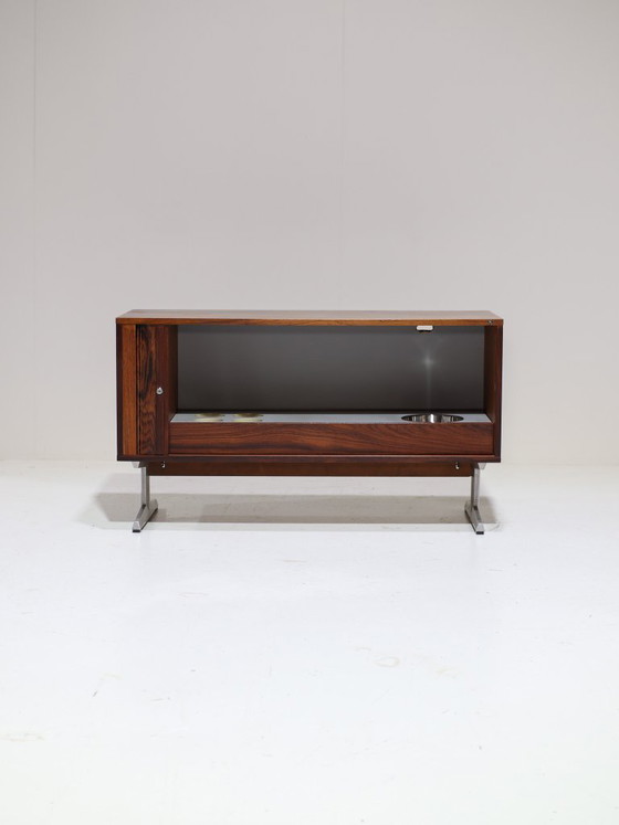 Mobile bar Nipu in palissandro con tamburo in metallo, stile danese vintage anni '60. – Wood (photo 4 of 14)