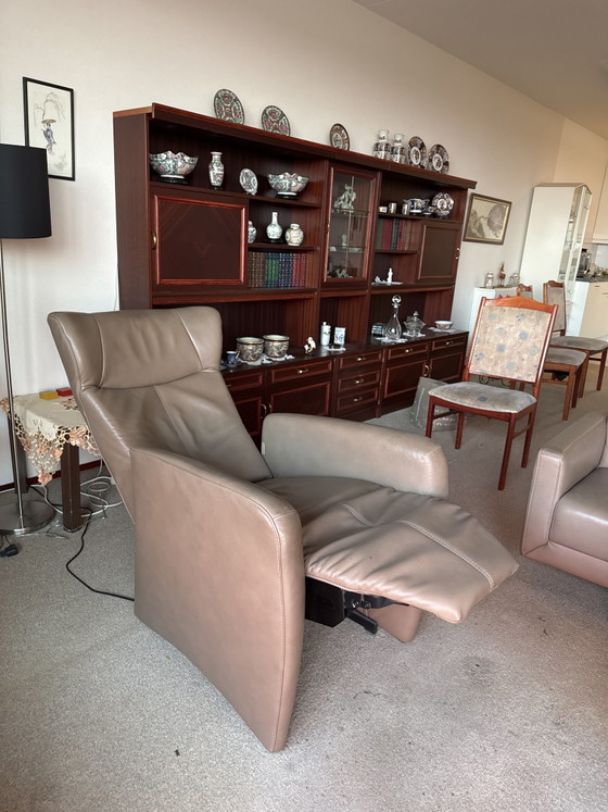 Image 1 of Fauteuil releveur et banc assorti