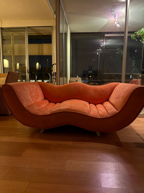 Divano Bretz arancione. – Divani, Velluto, Legno (photo 2 of 7)