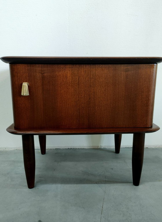 Image 1 of Vintage set of classic bedside tables from the 1950s/60s.