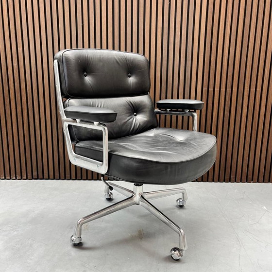 Image 1 of Vitra Eames Lobby chair - vintage