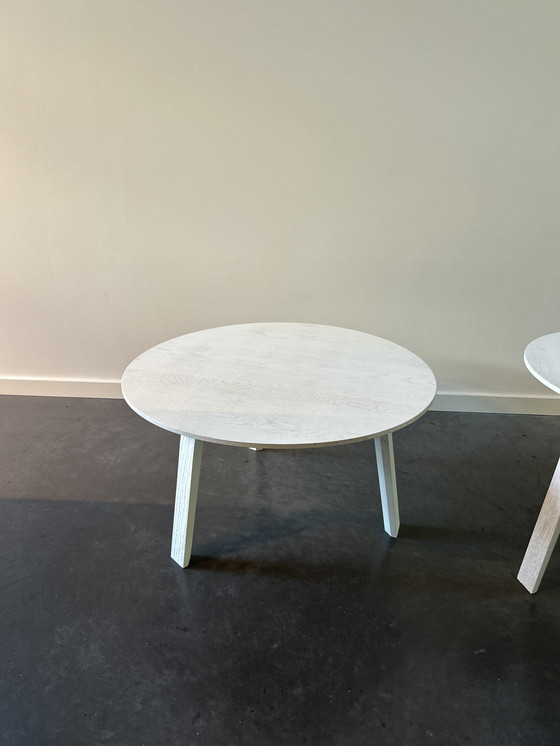 Image 1 of 2 Witte Bijzettafels Van HAY