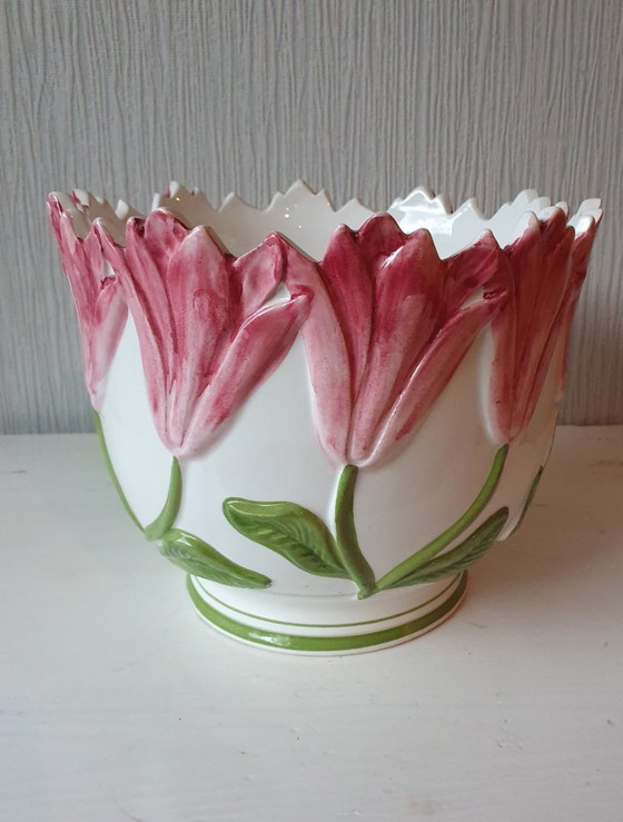 Image 1 of Set mit 2 Keramik-Blumentöpfen mit Tulpenverzierung