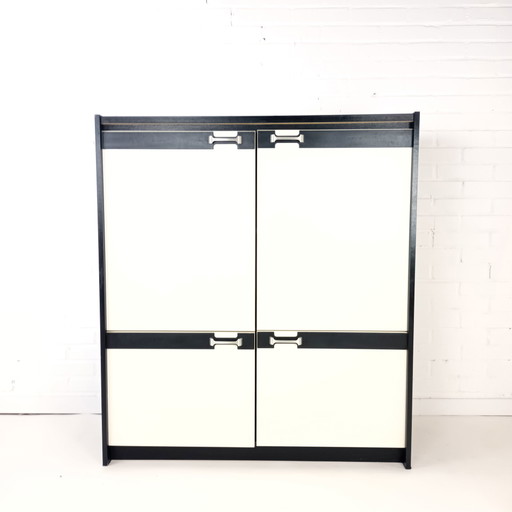 Vintage-Hängeschrank aus der Mitte des Jahrhunderts